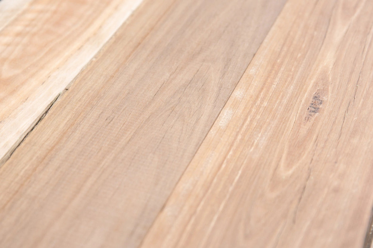 Queensland Spotted Gum 200 x 25mm – Select Grade, Kiln Dried, Rough Sawn Joinery Timber