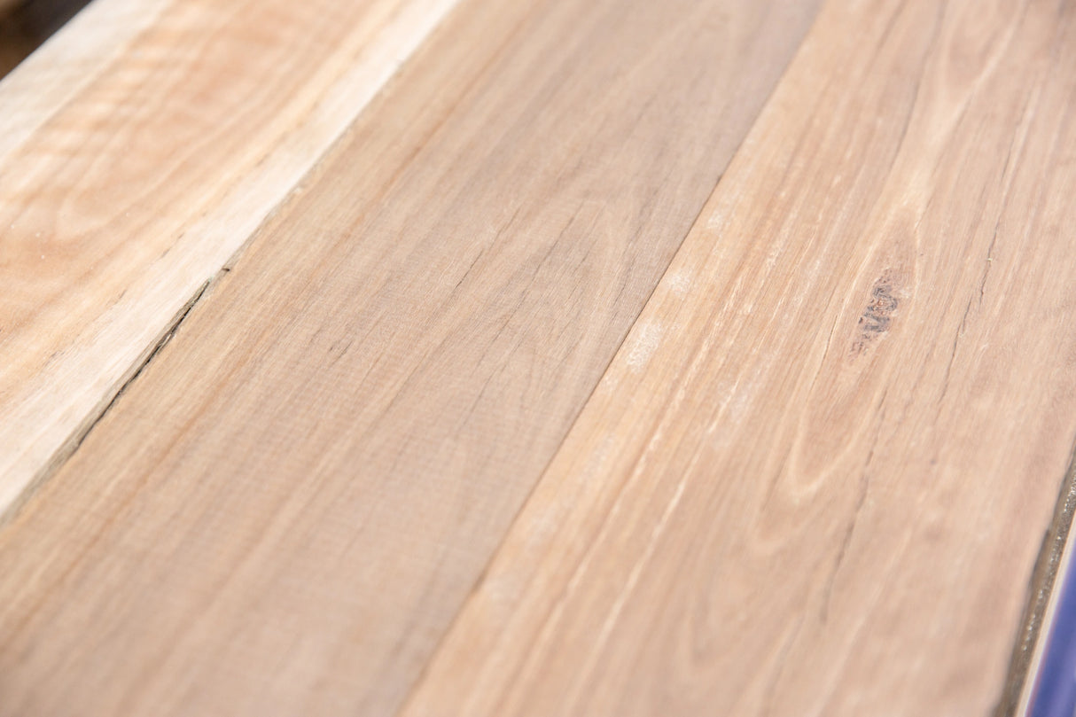 Queensland Spotted Gum 200 x 25mm – Standard Grade, Kiln Dried, Rough Sawn Joinery Timber