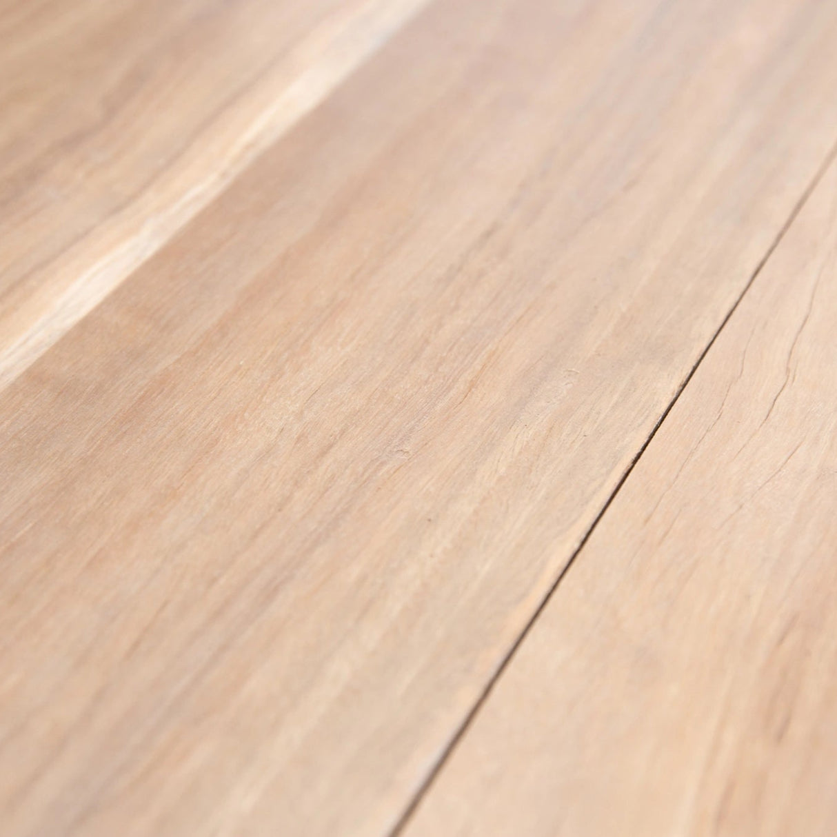 Queensland Spotted Gum 200 x 25mm – Select Grade, Kiln Dried, Rough Sawn Joinery Timber