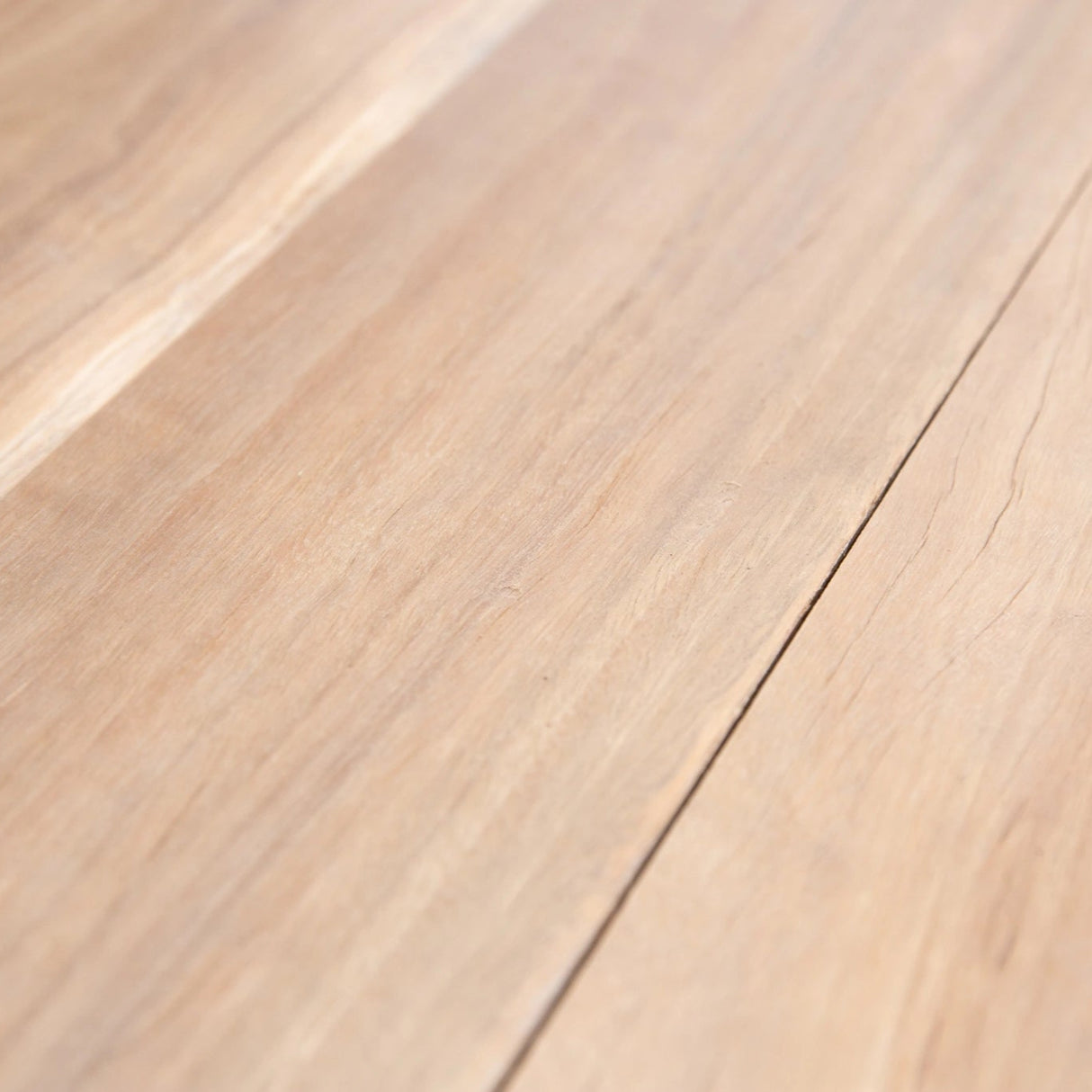 Queensland Spotted Gum 200 x 25mm – Standard Grade, Kiln Dried, Rough Sawn Joinery Timber