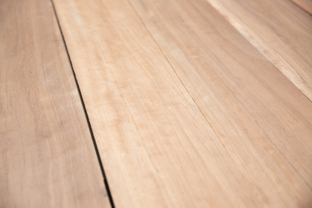 Queensland Spotted Gum 200 x 25mm – Standard Grade, Kiln Dried, Rough Sawn Joinery Timber